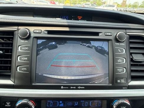 Used 2018 Toyota Highlander XLE AWD/4WD image 31