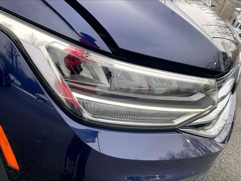 Used 2022 Volkswagen Tiguan SE image 31