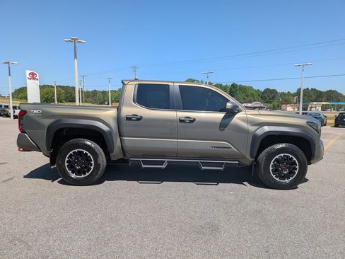 Used 2024 Toyota Tacoma TRD Off-Road w/ TRD Off Road Premium Package image 6