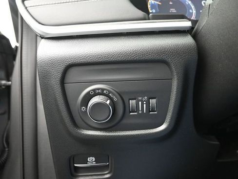 New 2026 Jeep Grand Cherokee Laredo image 33