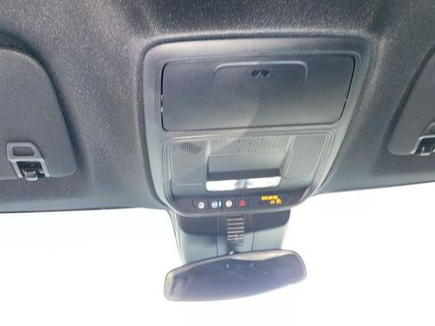 Used 2026 Chevrolet Traverse LT image 21