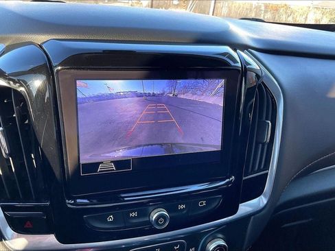 Used 2020 Chevrolet Traverse LT FWD image 13