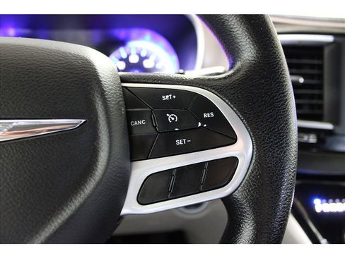 Used 2021 Chrysler Voyager Lxi image 31