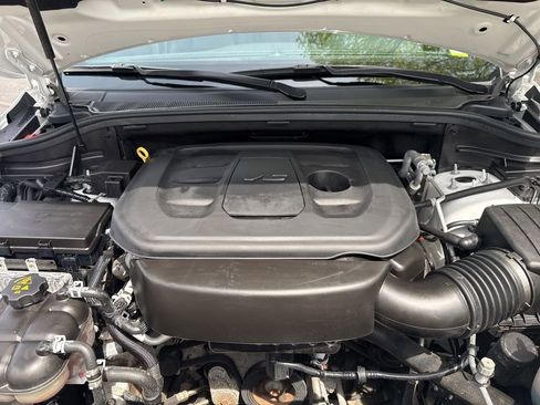 Used 2019 Jeep Grand Cherokee Limited AWD/4WD image 12