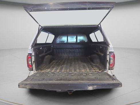 Used 2018 GMC Sierra 1500 SLT w/ SLT Premium Package image 41