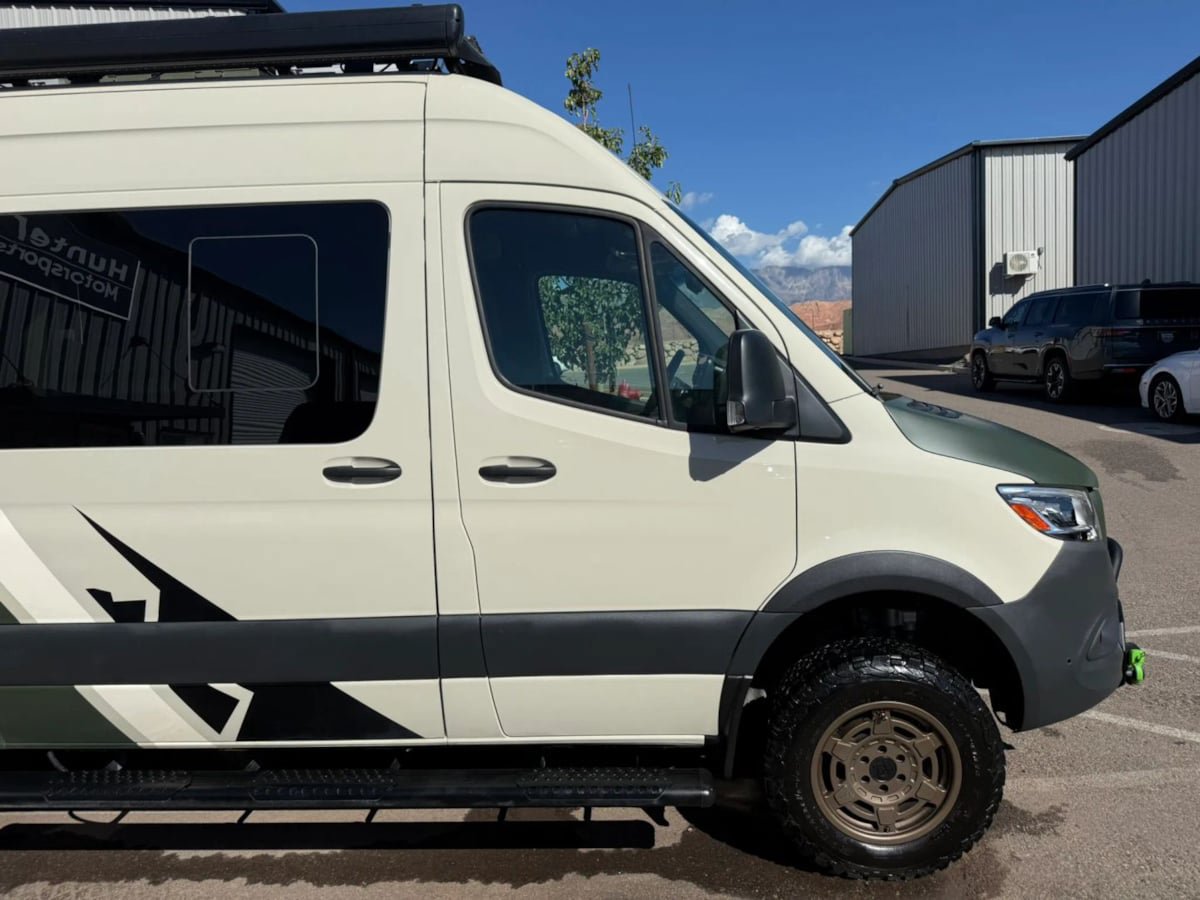 Used 2022 Mercedes-Benz Sprinter 2500 image 11