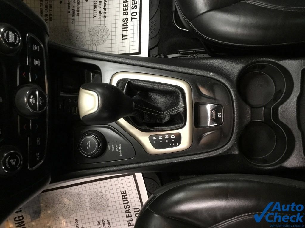 Used 2016 Jeep Cherokee Limited AWD/4WD image 49