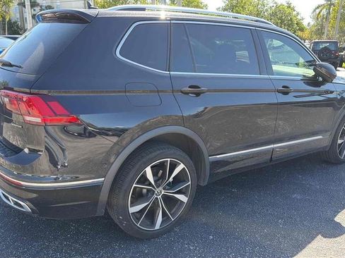 Used 2022 Volkswagen Tiguan SEL R-Line AWD/4WD image 2