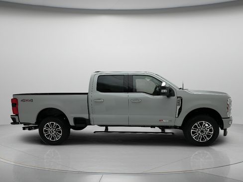New 2026 Ford F250 Platinum w/ Platinum Plus Package AWD/4WD image 2