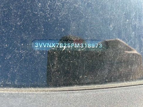 Used 2023 Volkswagen Taos SE image 17