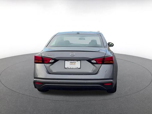 Used 2025 Nissan Altima 2.5 SV image 12