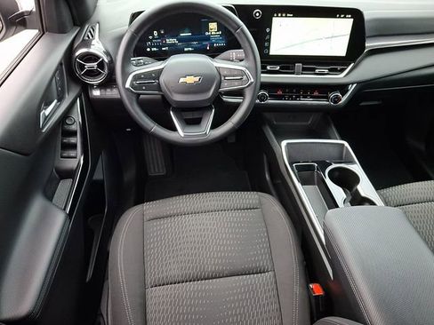 Used 2025 Chevrolet Equinox LT AWD/4WD image 11