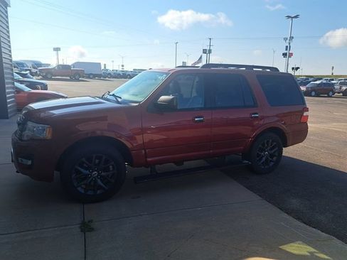 Used 2017 Ford Expedition Limited w/ Equipment Group 301A AWD/4WD image 4