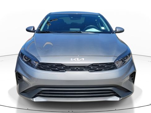 Used 2024 Kia Forte LXS w/ LXS Technology Package image 2