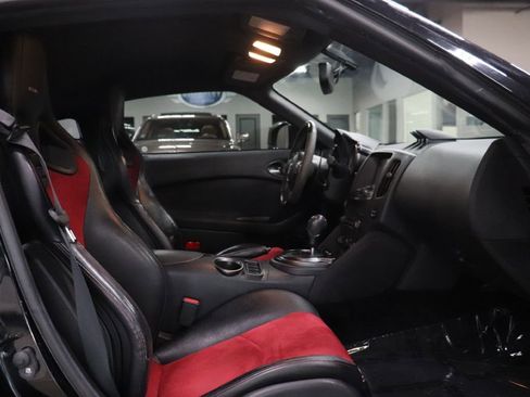 Used 2016 Nissan 370Z NISMO image 15