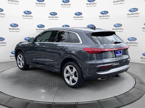 Used 2025 Audi Q5 Premium Plus w/ Premium Plus AWD/4WD image 3