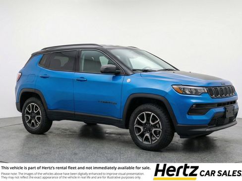 Used 2025 Jeep Compass Trailhawk AWD/4WD image 1