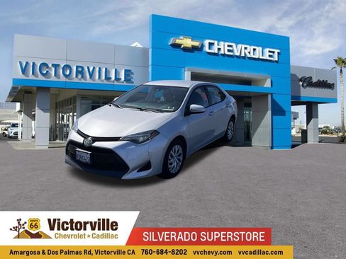 Used 2017 Toyota Corolla LE FWD image 1