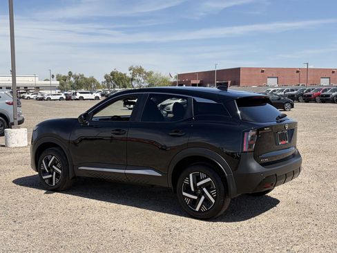 Used 2025 Nissan Kicks SV image 4