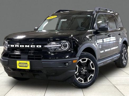 Certified 2024 Ford Bronco Sport Outer Banks w/ Tech Package AWD/4WD image 2
