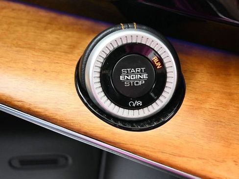 Used 2022 Jeep Grand Wagoneer Series III image 27