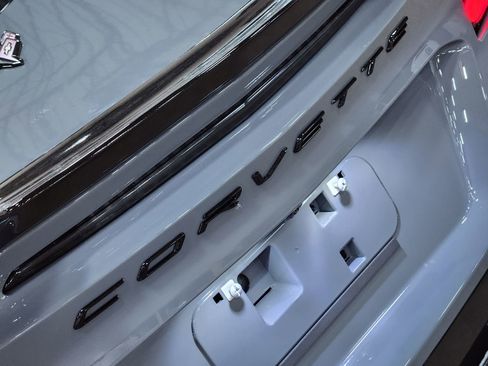 Used 2025 Chevrolet Corvette Z06 image 25