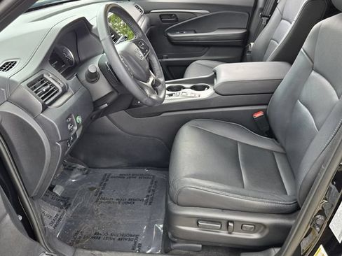 Used 2025 Honda Passport EX-L image 10