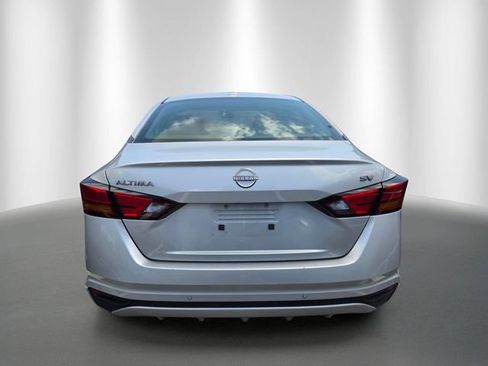 Used 2024 Nissan Altima 2.5 SV FWD image 3