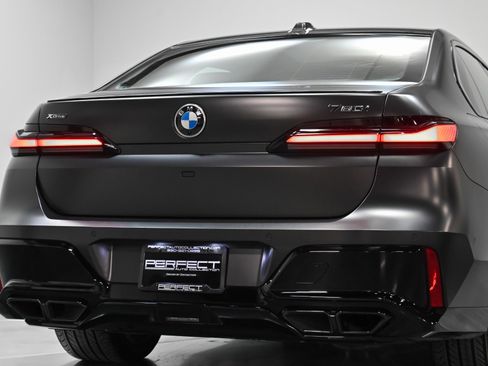 Used 2023 BMW 760i xDrive w/ Parking Assistance Package image 79