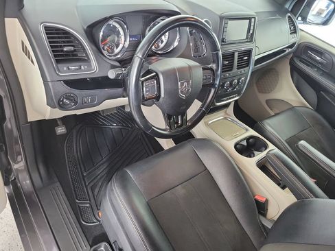 Used 2020 Dodge Grand Caravan SXT FWD image 11