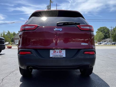 Used 2017 Jeep Cherokee Latitude FWD image 25