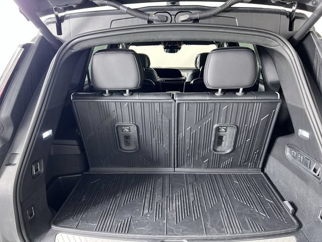 Certified 2026 Cadillac Vistiq Sport w/ LPO, Floor Liner Package AWD/4WD image 26