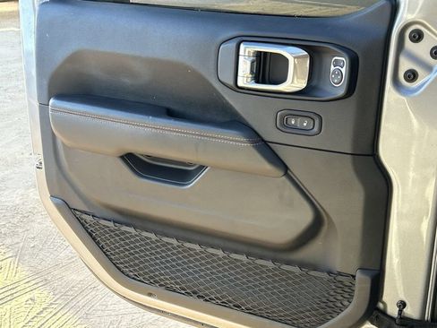 Used 2020 Jeep Gladiator Mojave AWD/4WD image 27