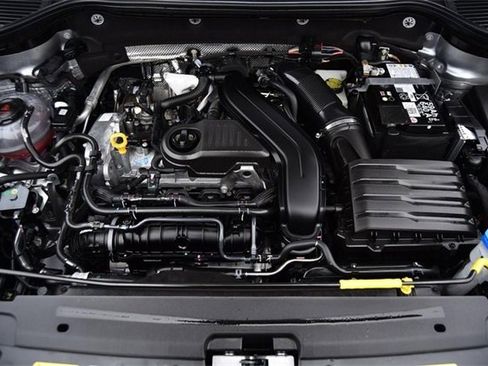 Certified 2025 Volkswagen Taos S image 22