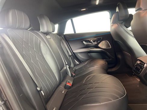 Used 2023 Mercedes-Benz EQS 580 4MATIC Sedan image 16