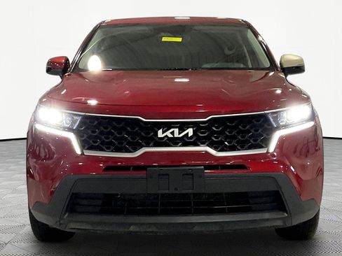 Used 2023 Kia Sorento LX FWD image 2