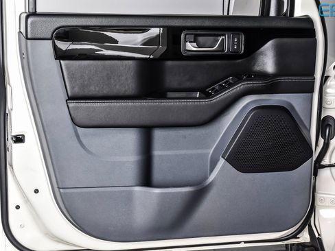 New 2025 INEOS Grenadier Fieldmaster Edition image 14