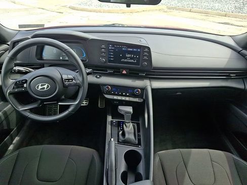 Certified 2025 Hyundai Elantra Sport FWD image 15