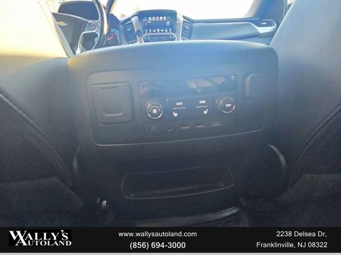 Used 2019 Chevrolet Suburban Premier image 17