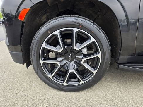 Used 2024 Chevrolet Suburban RST w/ Luxury Package AWD/4WD image 36