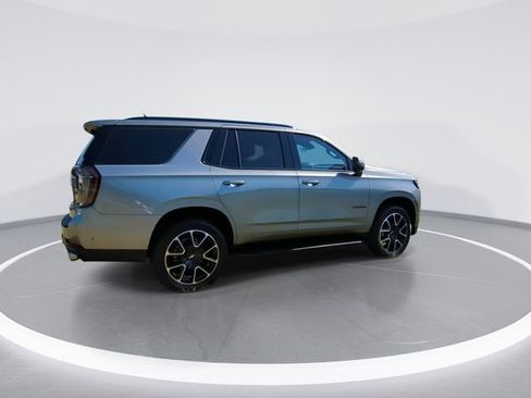 Used 2026 Chevrolet Tahoe RST w/ Advanced Technology Package AWD/4WD image 8