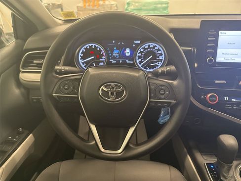 Used 2022 Toyota Camry LE AWD/4WD image 11