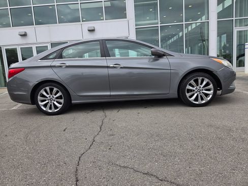 Used 2013 Hyundai Sonata SE FWD image 3