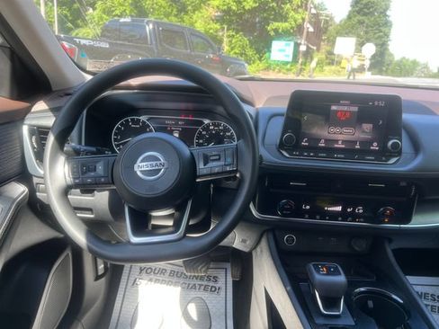 Used 2021 Nissan Rogue SV AWD/4WD image 11