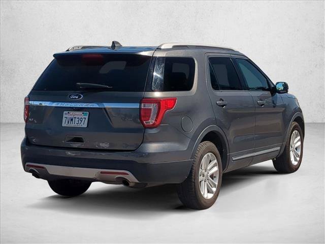 Used 2017 Ford Explorer XLT FWD image 5