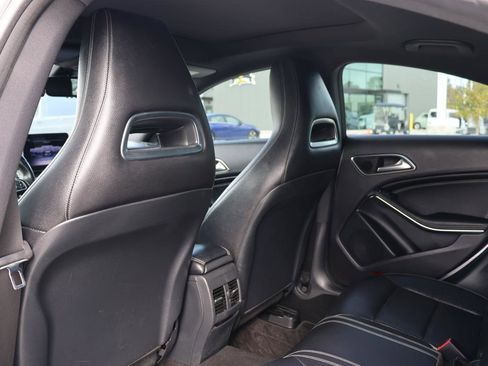 Used 2018 Mercedes-Benz CLA 250 4MATIC image 17