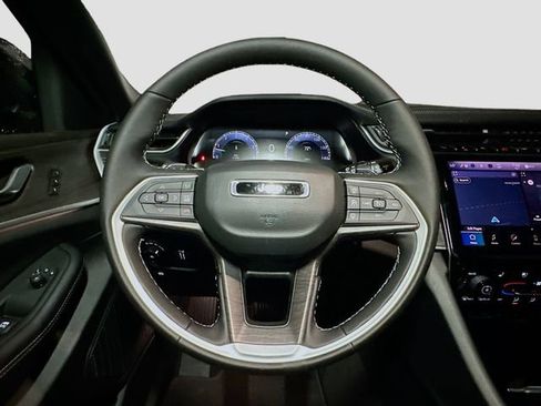 New 2025 Jeep Grand Cherokee L Limited w/ Luxury Tech Group II image 7