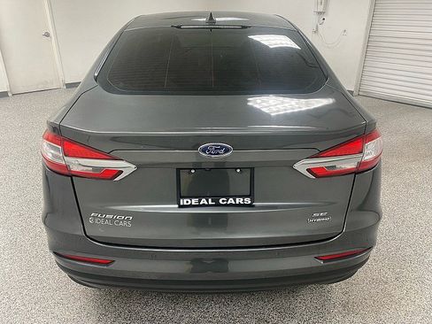 Used 2020 Ford Fusion SE image 6