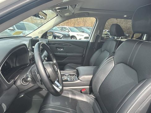 Used 2025 Honda Pilot Elite image 24