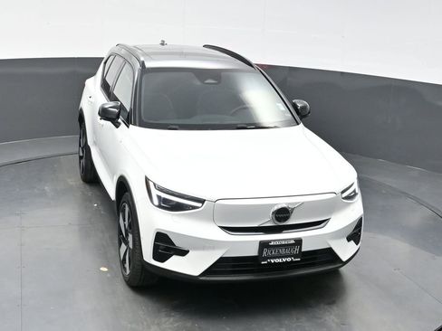 Used 2024 Volvo XC40 Recharge Ultimate w/ Protection Package Premier image 18
